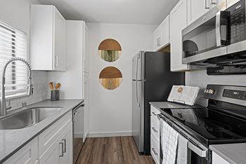 Kitchen at the lakes in bellevue, wa 98007